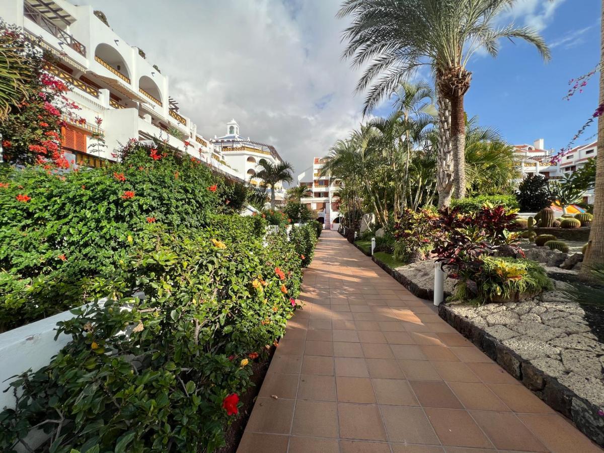 Villas And Apartments In A Popular Complex Playa de las Américas Exterior foto