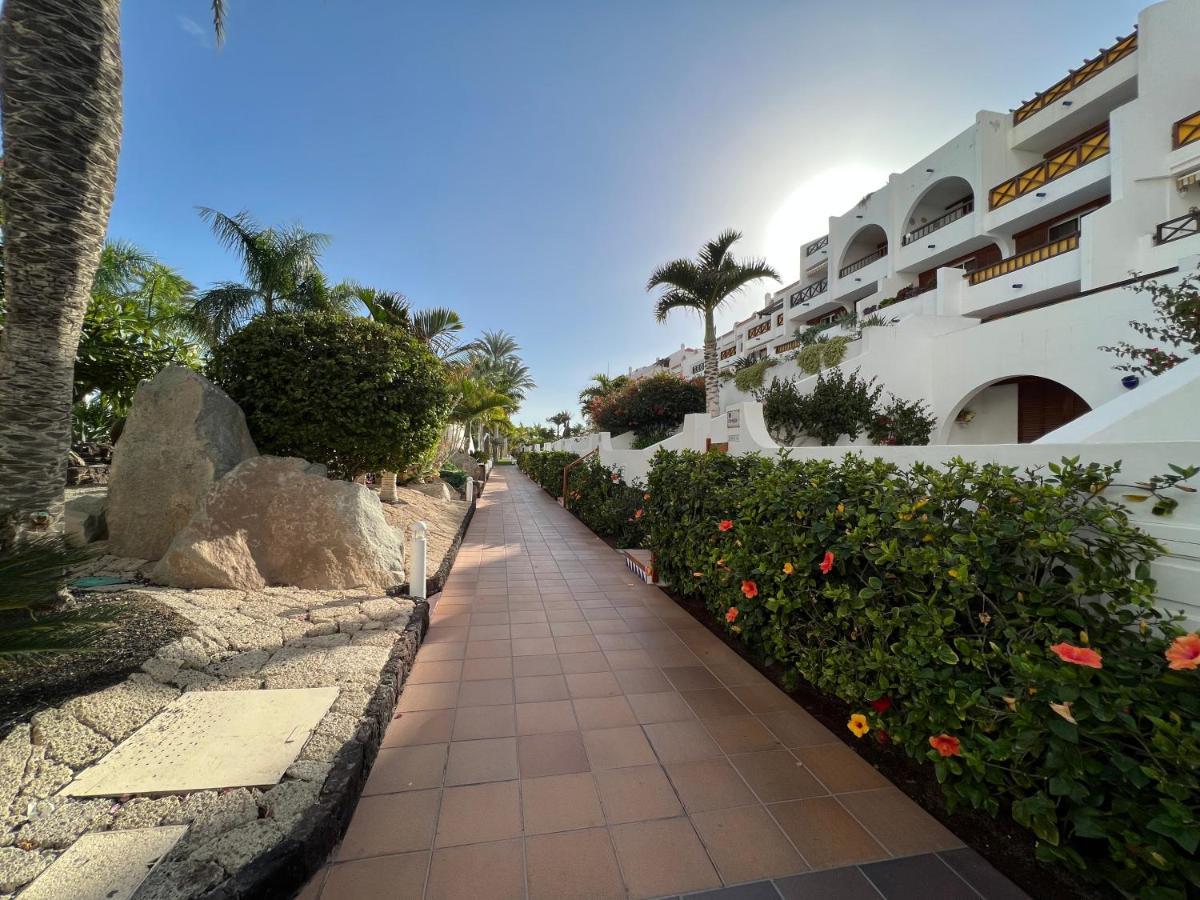 Villas And Apartments In A Popular Complex Playa de las Américas Exterior foto